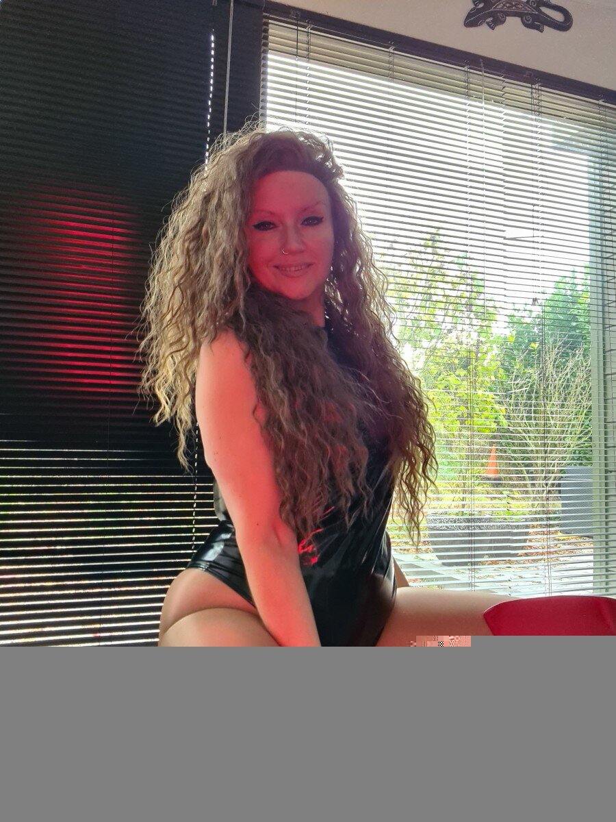 Missvalkyria86 (@missvalkyria86), OnlyFans creator