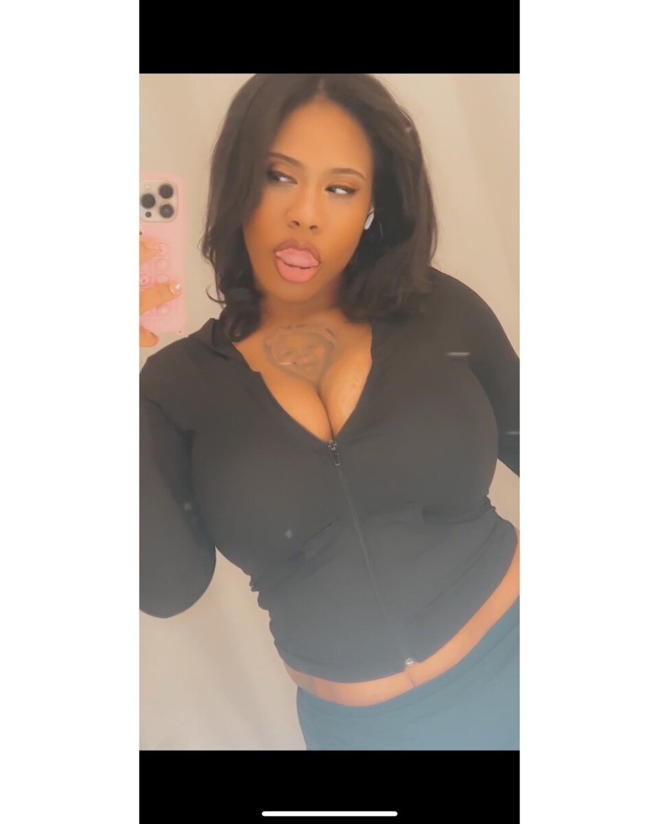 Missvenusgold (@missvenusgold), OnlyFans creator