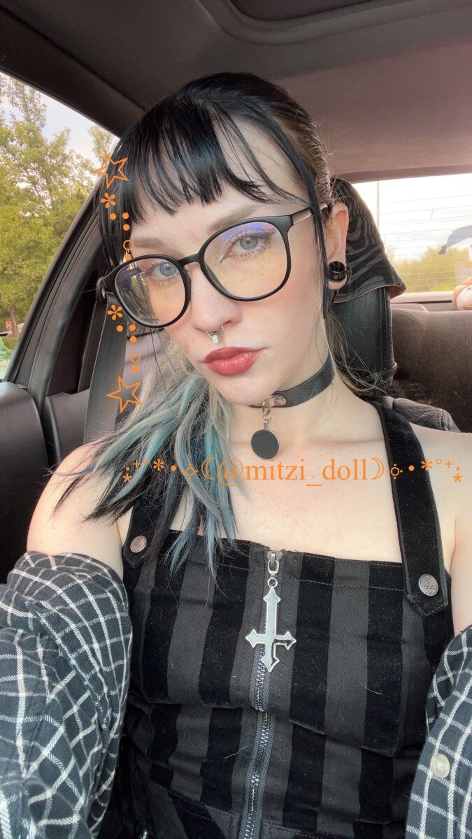 Mitzidoll (@mitzi_doll), OnlyFans creator