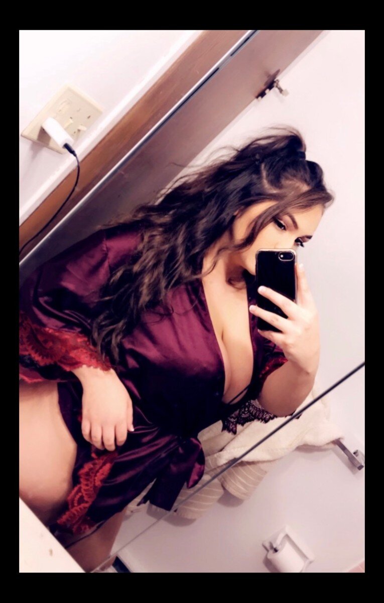 ♕She’s toxic (@mizztoxica), OnlyFans creator