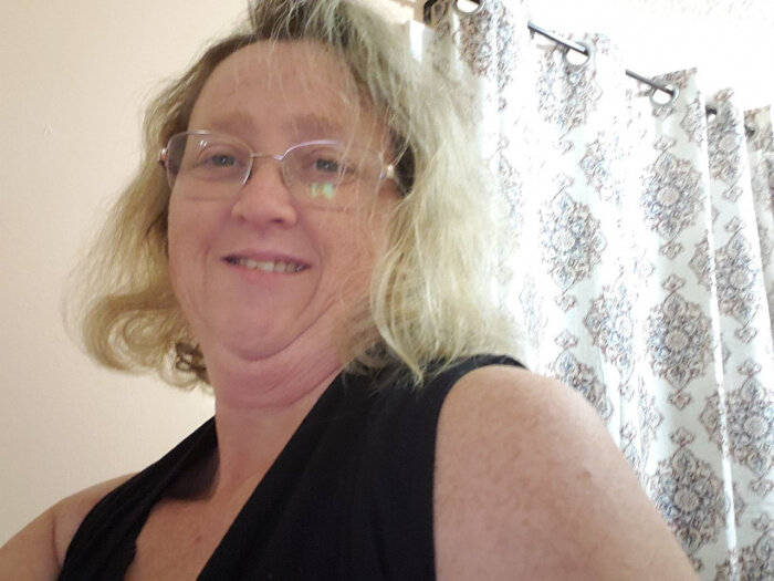 Mobilelovergirl77 (@mobilelovergirl77), OnlyFans creator
