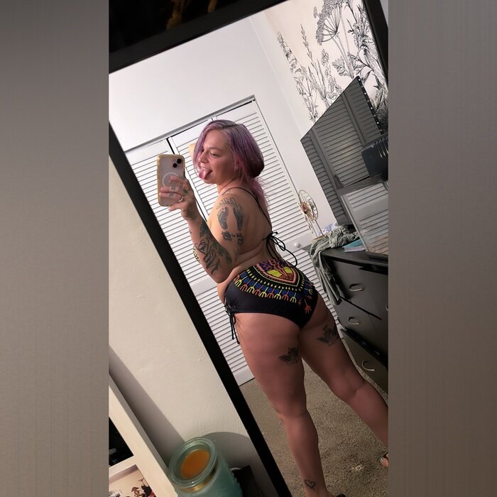 Moebabygirlx0 (@moebabygirlx0), OnlyFans creator