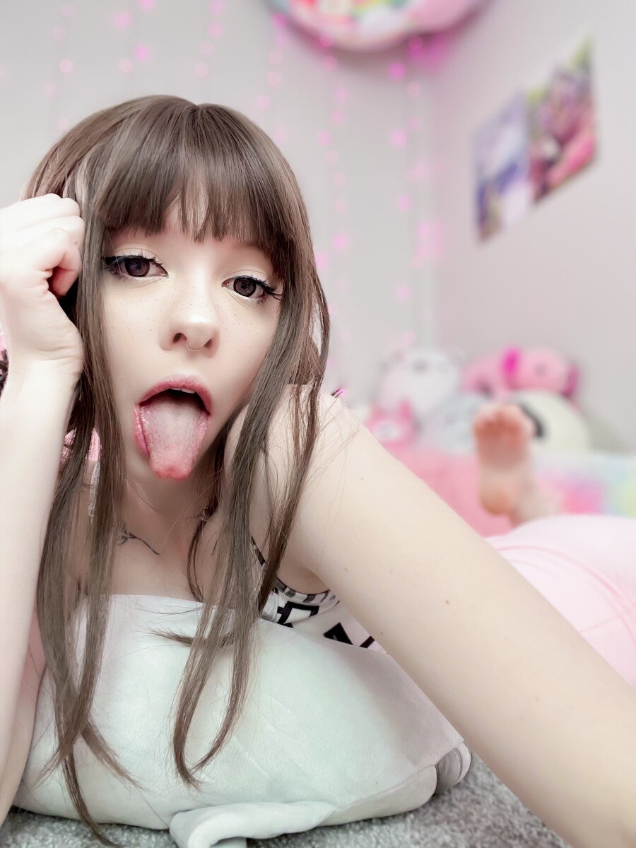 Molliemew (@molliemew), OnlyFans creator