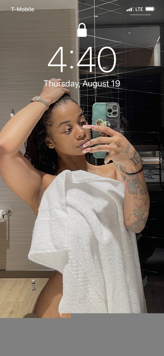 Mollyexclusives (@mollyexclusives), OnlyFans creator