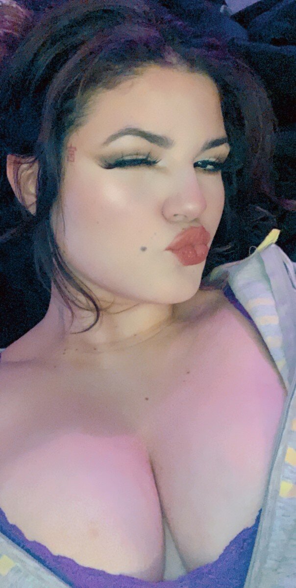 Mollyjuana (@mollyjuana), OnlyFans creator