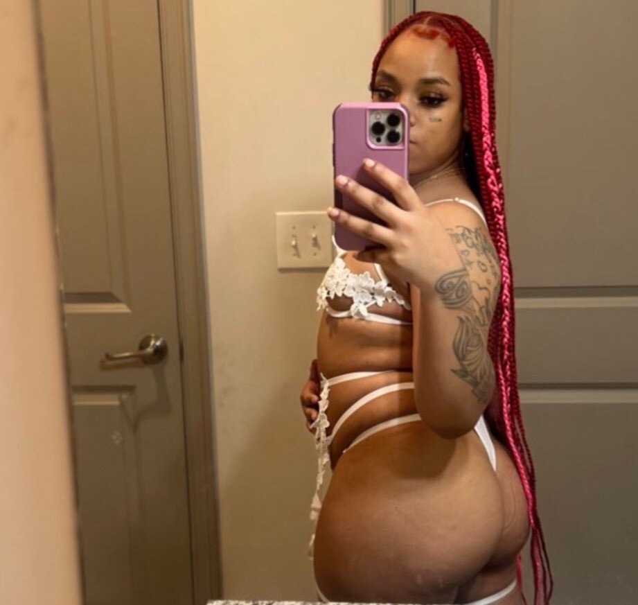 Mollyroccs (@mollyroccs), OnlyFans creator