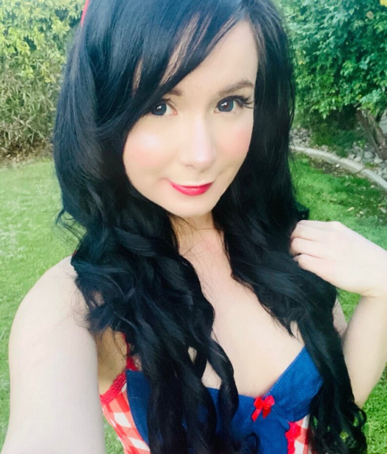 Mollyxmayhem (@mollyxmayhem), OnlyFans creator