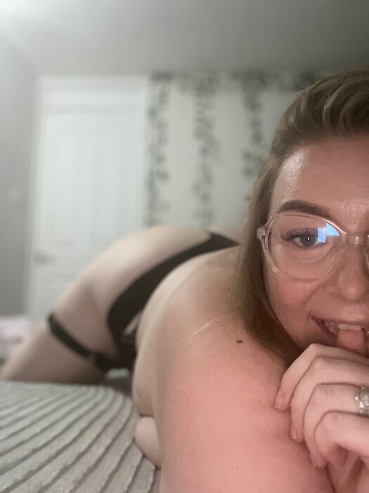 Mommmyyymilkersss (@mommmyyymilkersss), OnlyFans creator