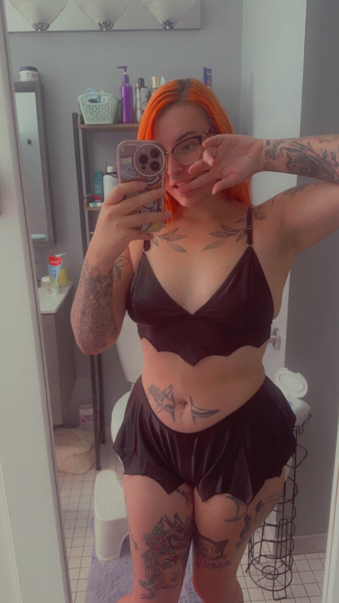Mommymolls (@mommymolls), OnlyFans creator