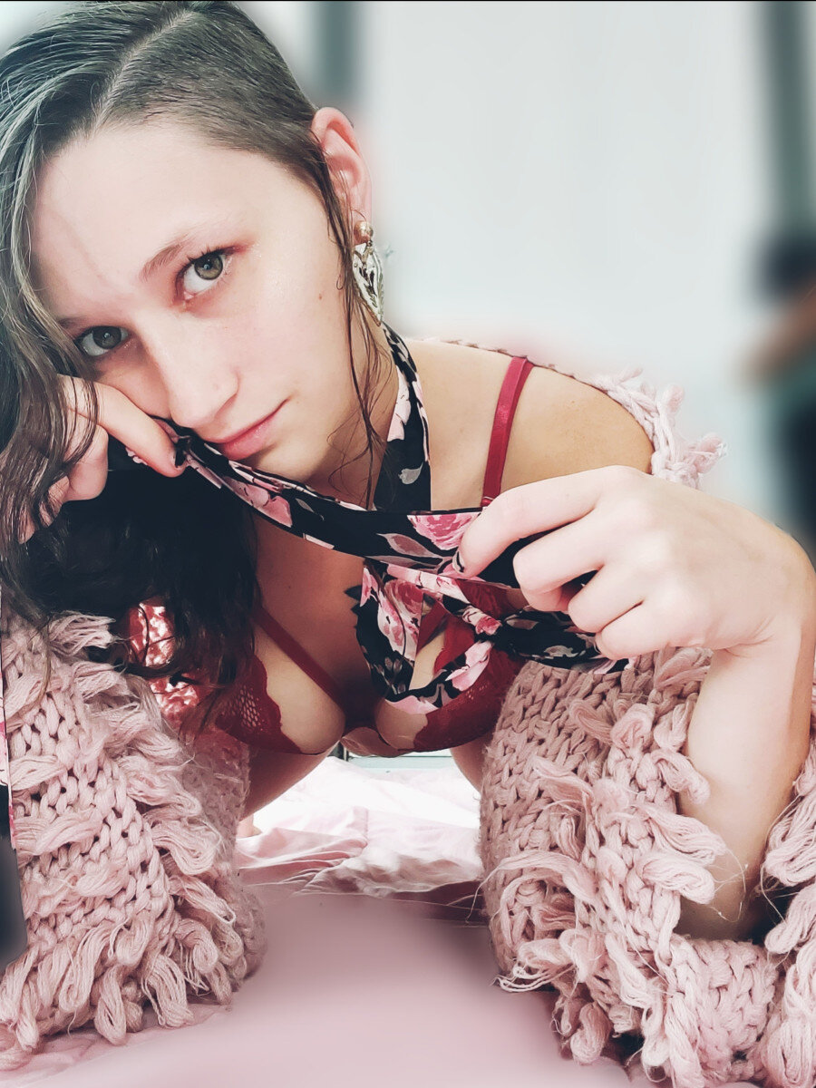 Momo1019 (@momo1019), OnlyFans creator