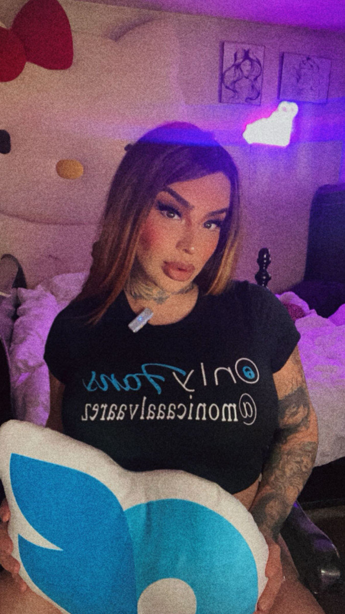 Monicaaalvaarez (@monicaaalvaarez), OnlyFans creator