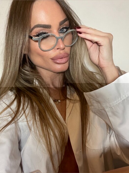 Monicaclerici (@monicaclerici), OnlyFans creator