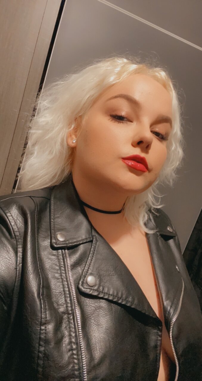 Moniiquefox (@moniiquefox), OnlyFans creator