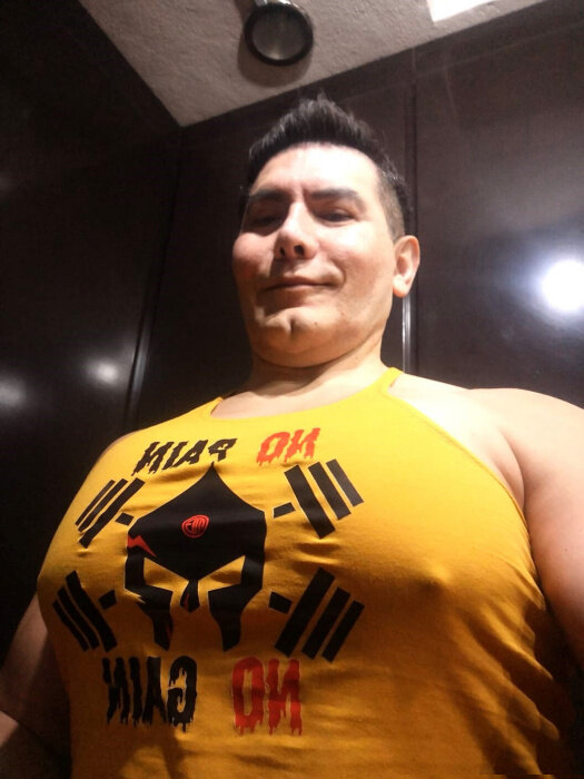 Monsterbigpecs (@monsterbigpecs), OnlyFans creator
