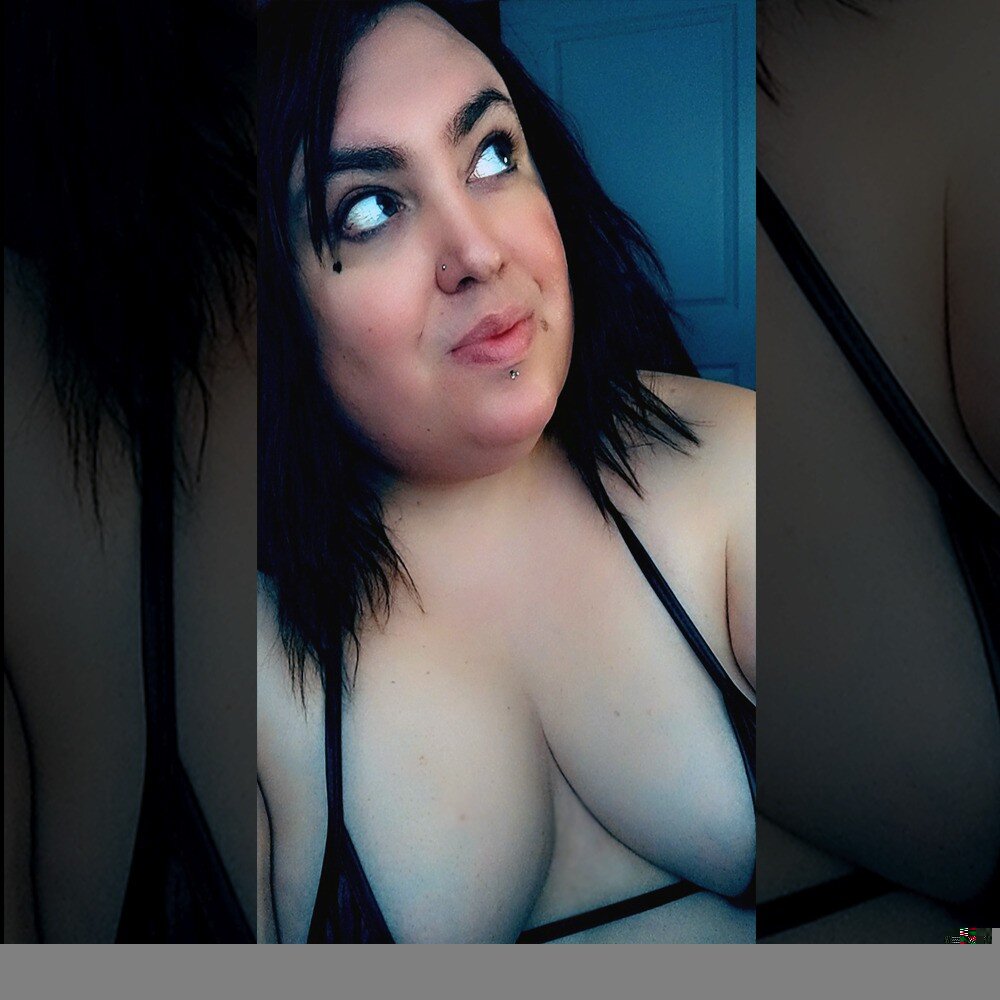 Moocowmomo (@moocowmomo), OnlyFans creator