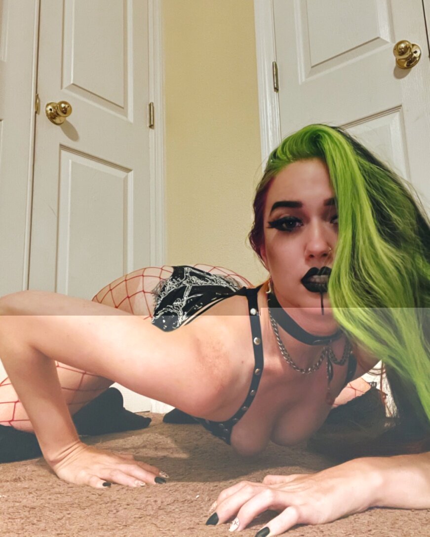 Moodybluesbaby (@moodybluesbaby), OnlyFans creator