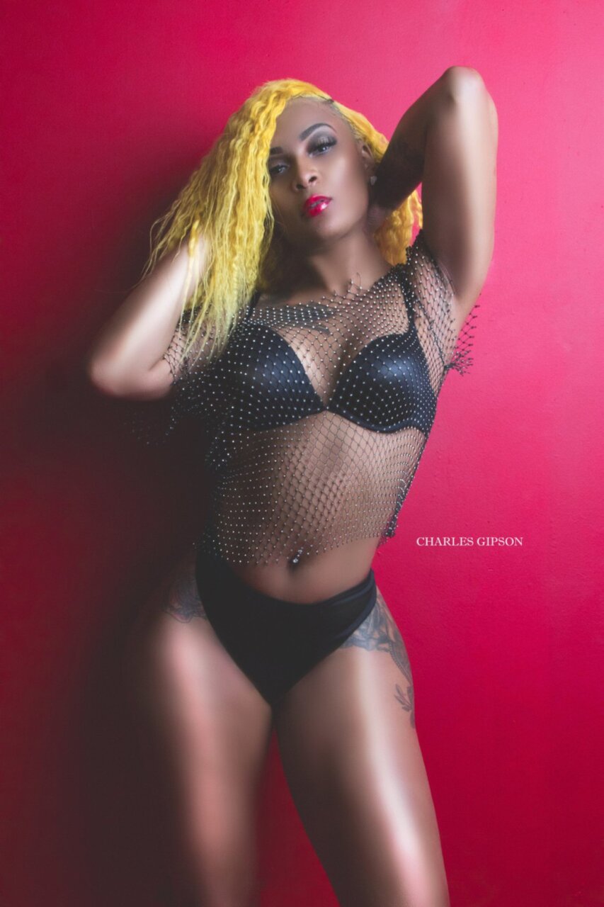 Moradora (@moradora), OnlyFans creator