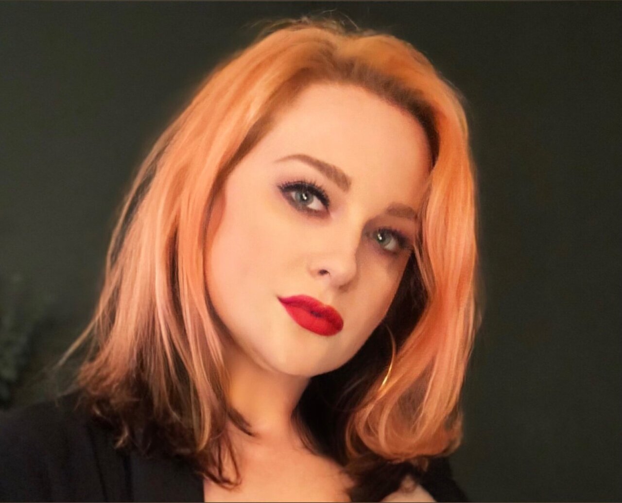 Moxievaporwave (@moxievaporwave), OnlyFans creator