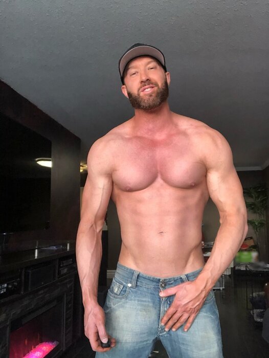 Mrsecretdaddyfree (@mr.secretdaddyfree), OnlyFans creator