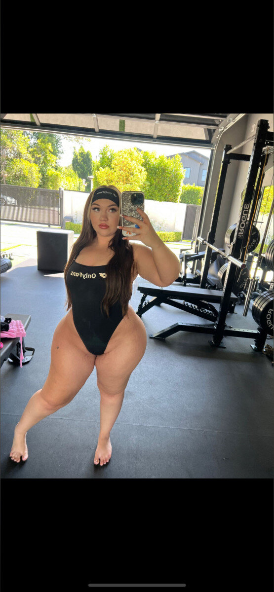Mrskattycakes (@mrs.kattycakes), OnlyFans creator