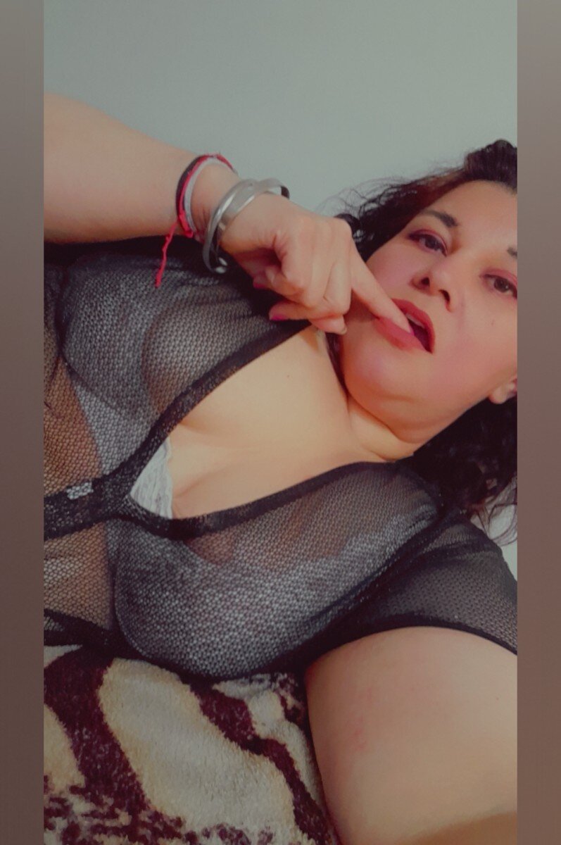 Mrsrobinson01 (@mrs_robinson01), OnlyFans creator