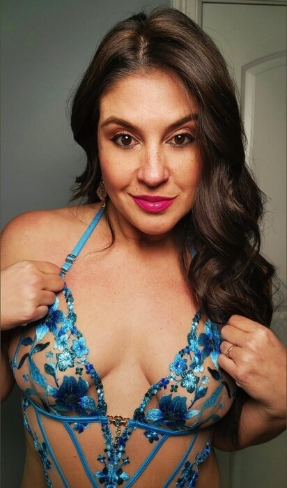 Mrscharlottecoy (@mrscharlottecoy), OnlyFans creator