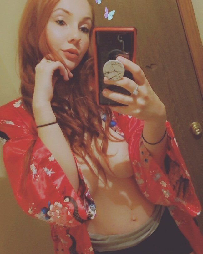 Mrsdragonborn (@mrsdragonborn), OnlyFans creator