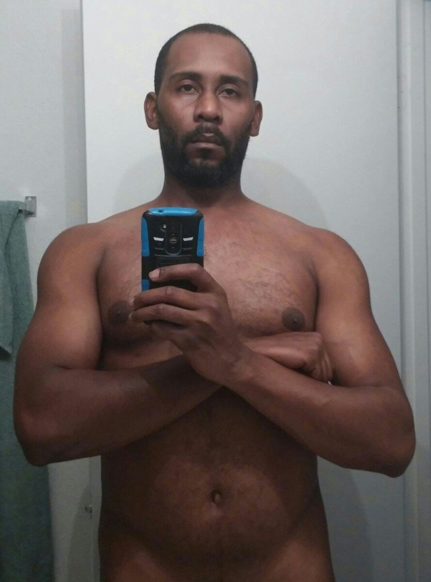 Mrshowtime69 (@mrshowtime_69), OnlyFans creator