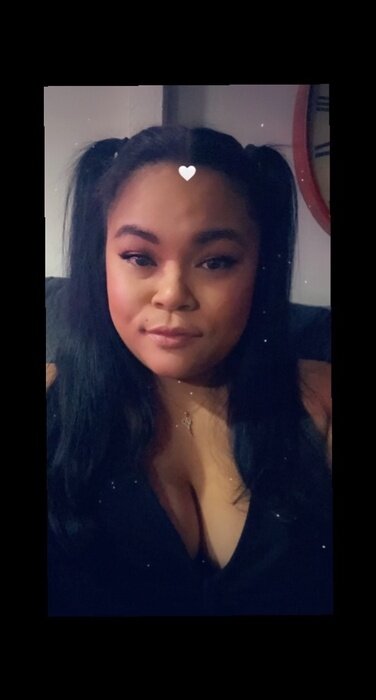Mrspineapplemartinez (@mrspineapplemartinez), OnlyFans creator