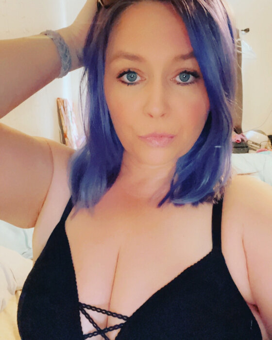Mrsrobinson1076 (@mrsrobinson1076), OnlyFans creator
