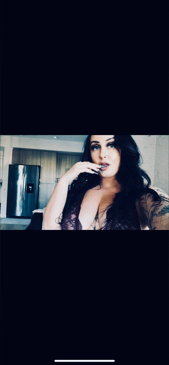 Msravenmarie (@msravenmarie), OnlyFans creator