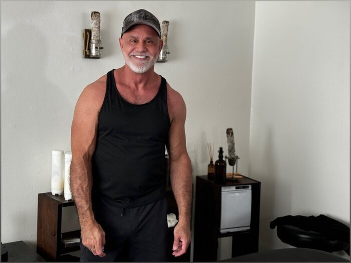 Muscledaddymasseur (@muscledaddymasseur), OnlyFans creator