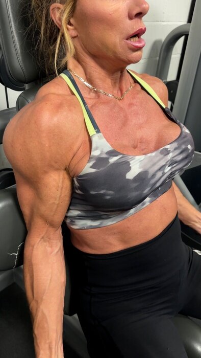 Musclemum (@musclemum), OnlyFans creator