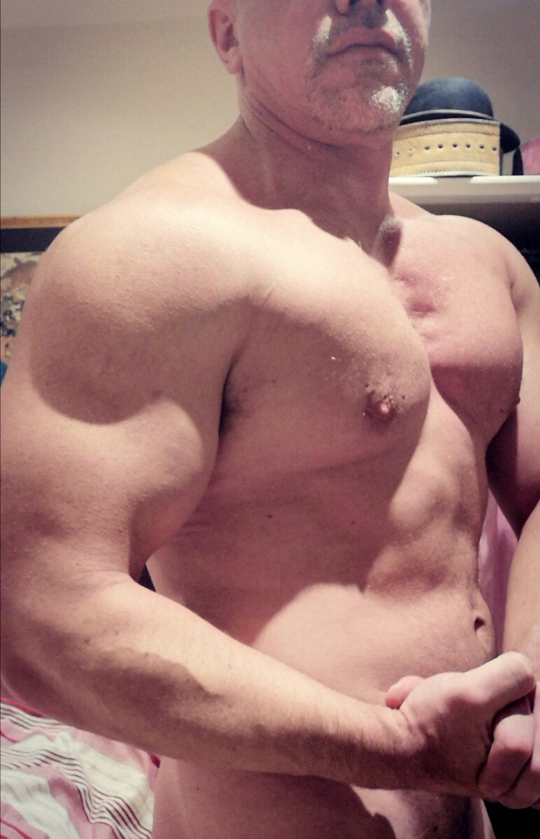 Musclesmcdadbod (@musclesmcdadbod), OnlyFans creator