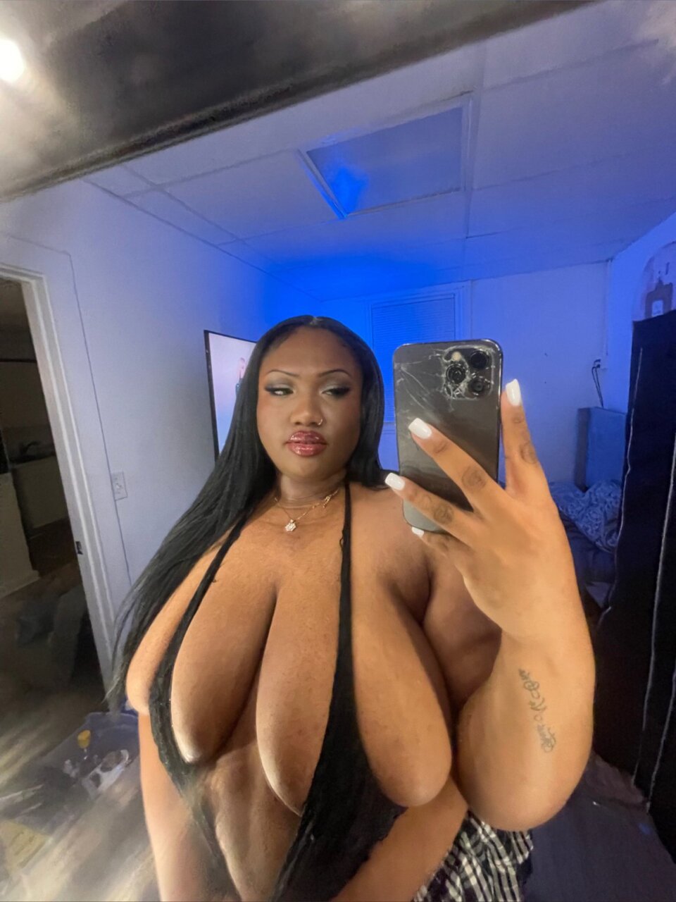Mwxov (@mwxov), OnlyFans creator