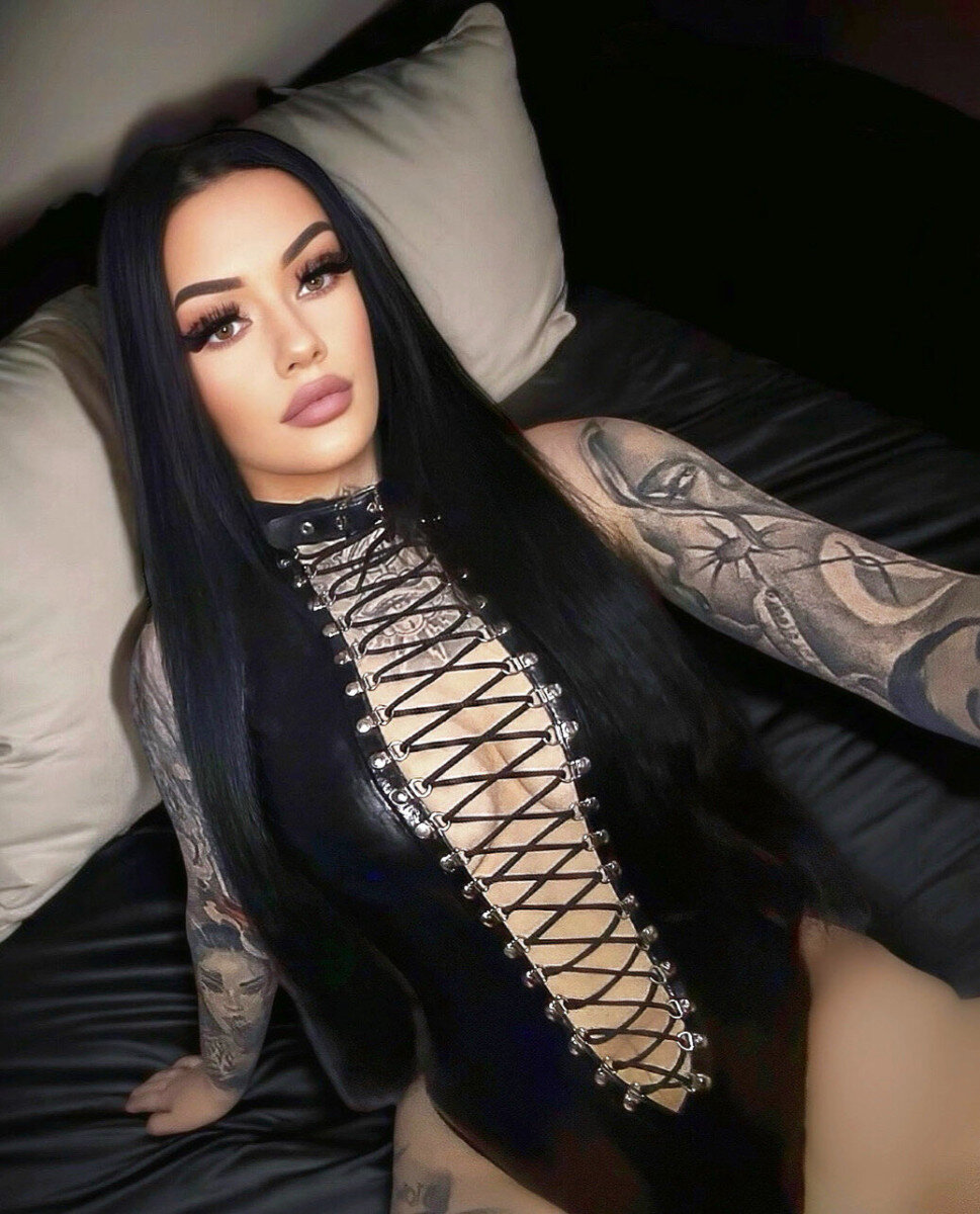 Mysina69 (@mysina69), OnlyFans creator