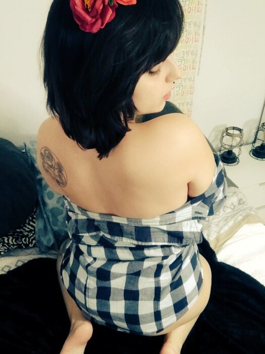 Naia98 (@naia98), OnlyFans creator