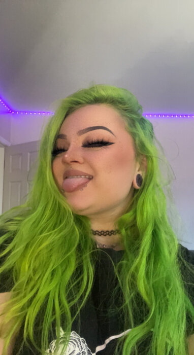 Nalaniixxrose (@nalaniixxrose), OnlyFans creator