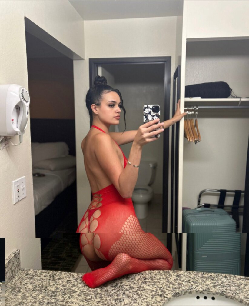 Naomirosexoxo (@naomirose.xoxo), OnlyFans creator