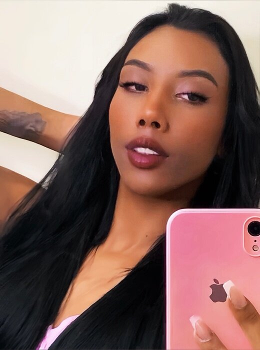 Naomisalles (@naomisalles), OnlyFans creator