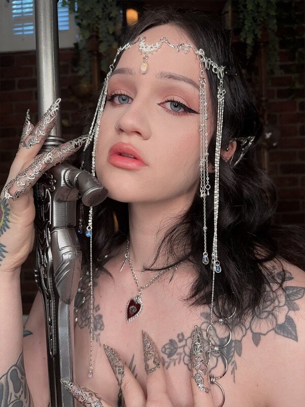 Naomithenerdvip (@naomithenerdvip), OnlyFans creator