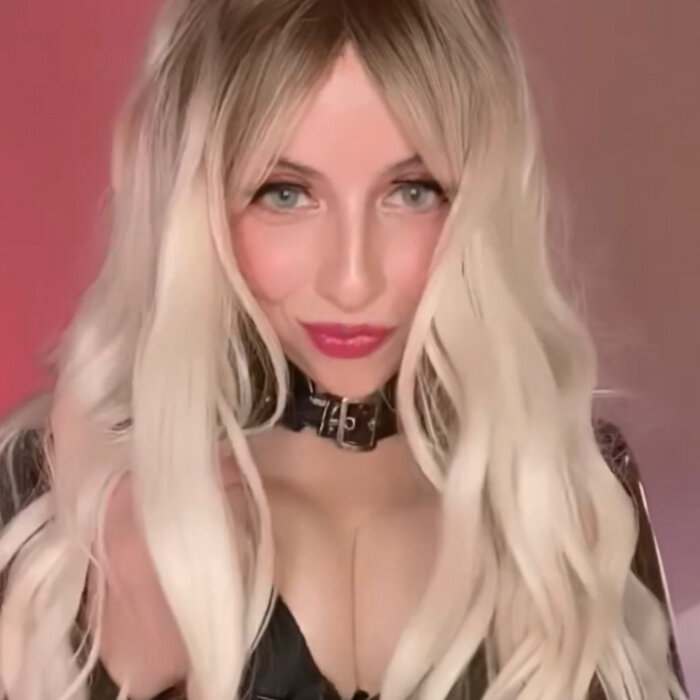 Natashabloomxx (@natasha_bloomxx), OnlyFans creator