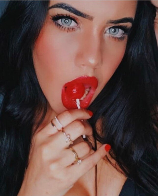 Nathalybertoncini (@nathaly_bertoncini), OnlyFans creator