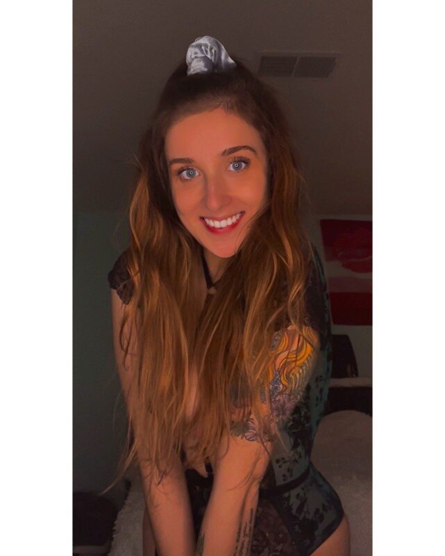 Naughtybirds712 (@naughtybirds712), OnlyFans creator