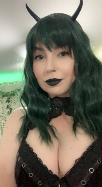 Naughtybutnyx (@naughtybutnyx), OnlyFans creator