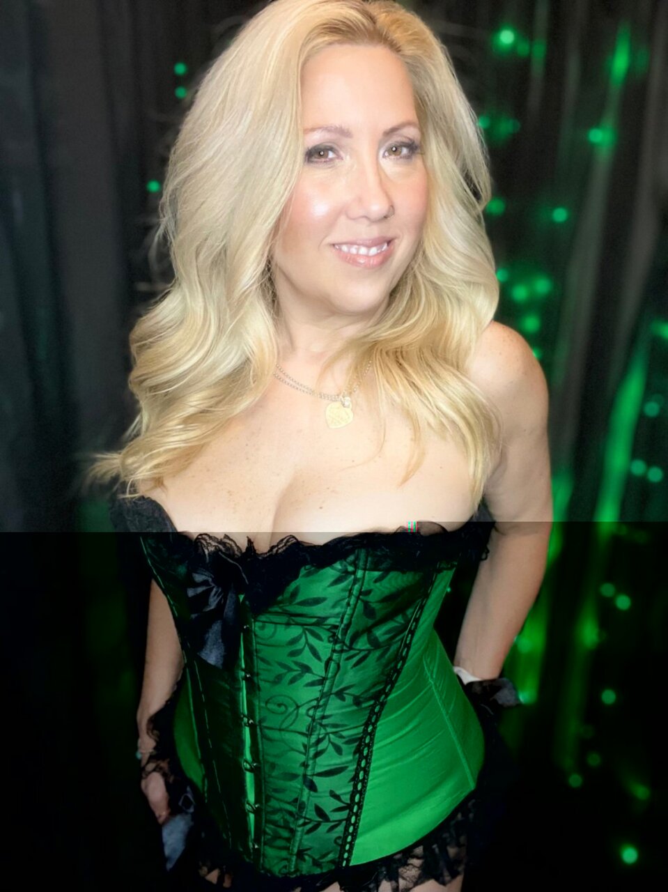 Naughtynaughtycougarfree (@naughtynaughtycougarfree), OnlyFans creator