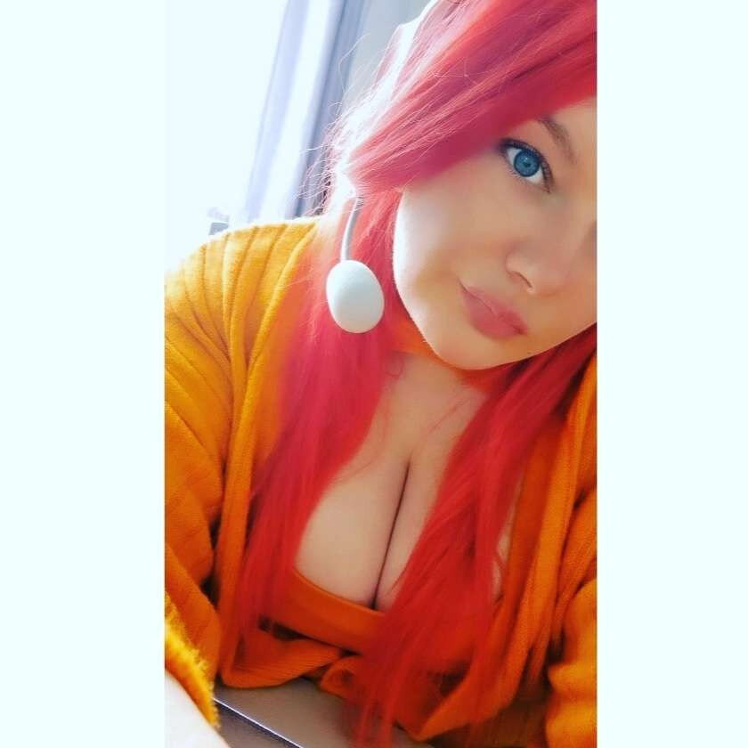 Naughtynerdette (@naughtynerdette), OnlyFans creator