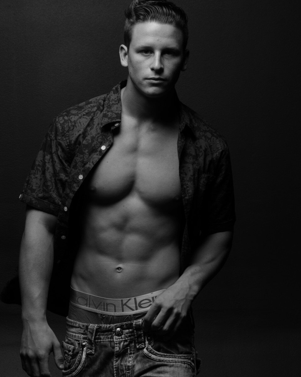 Naughtyshowman (@naughtyshowman), OnlyFans creator