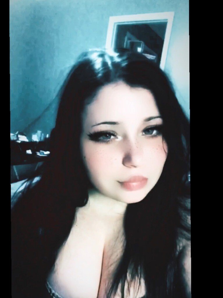 Naughtyviolet23 (@naughtyviolet23), OnlyFans creator