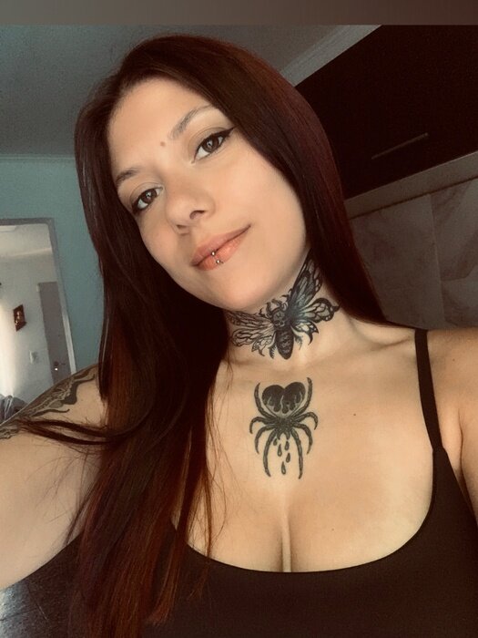 Naughtyyassy (@naughtyyassy), OnlyFans creator